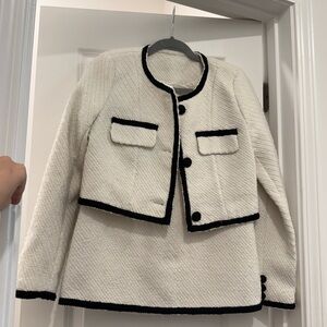 Chic Women's Cream Blazer with Black Accents